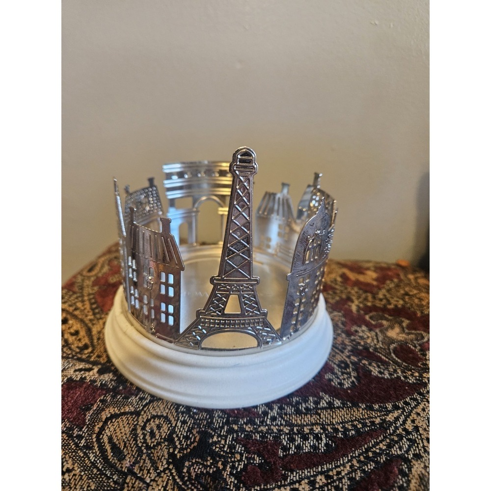 Bath & Body Works 3 Wick Candle Holder Eiffel Tower Paris Cityscape White Bottom